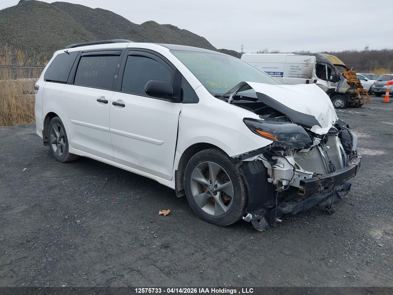 5TDXZ3DC6LS061171 · 2020 TOYOTA SIENNA SE 8-PASSENGER