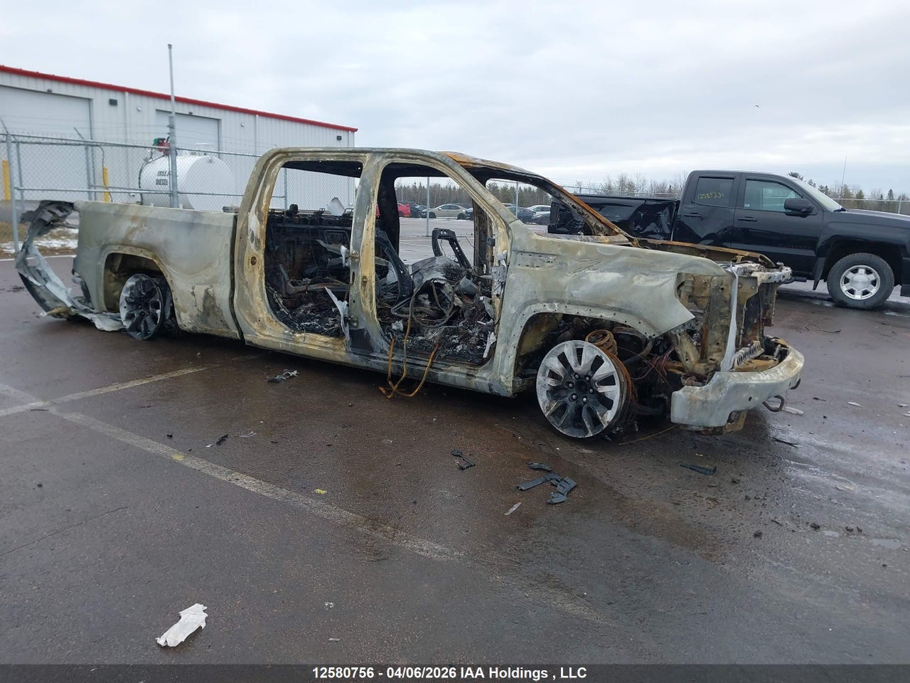 3GTUUEE82RG389086 · 2024 GMC SIERRA 1500 AT4