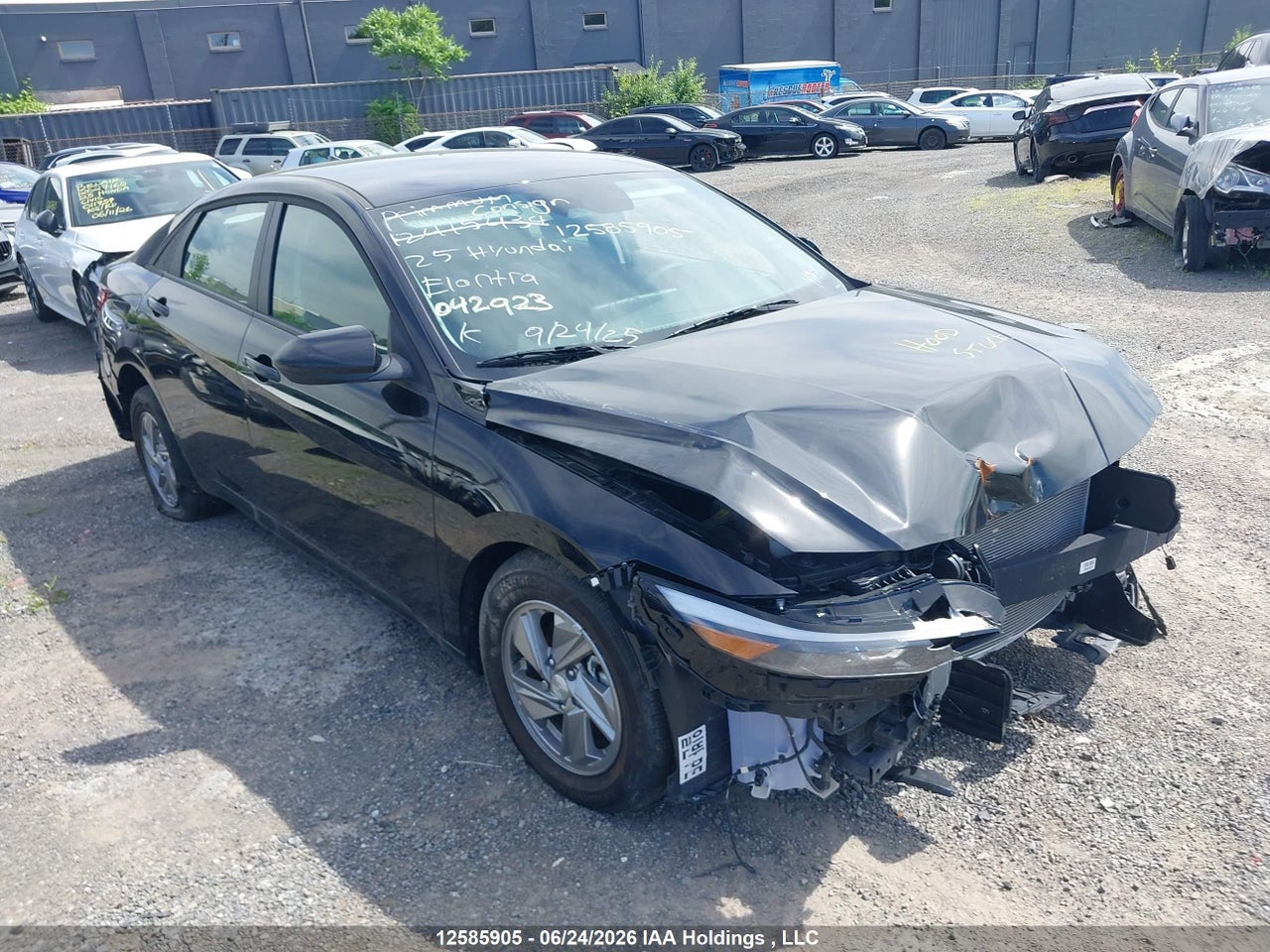 KMHLM4DG4SU042923 · 2025 HYUNDAI ELANTRA ESSENTIAL