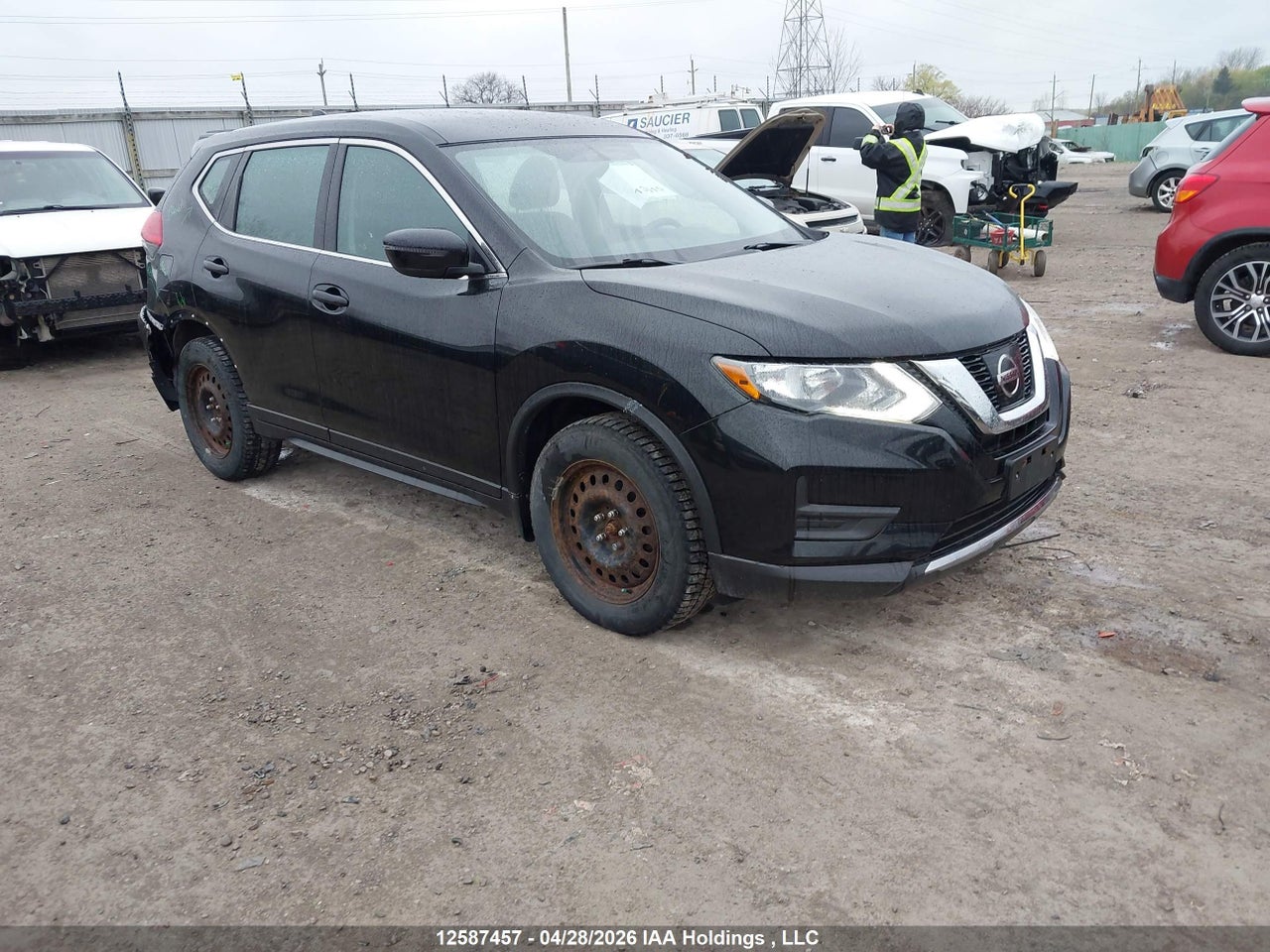 5N1AT2MT9HC879676 · 2017 NISSAN ROGUE S/SV