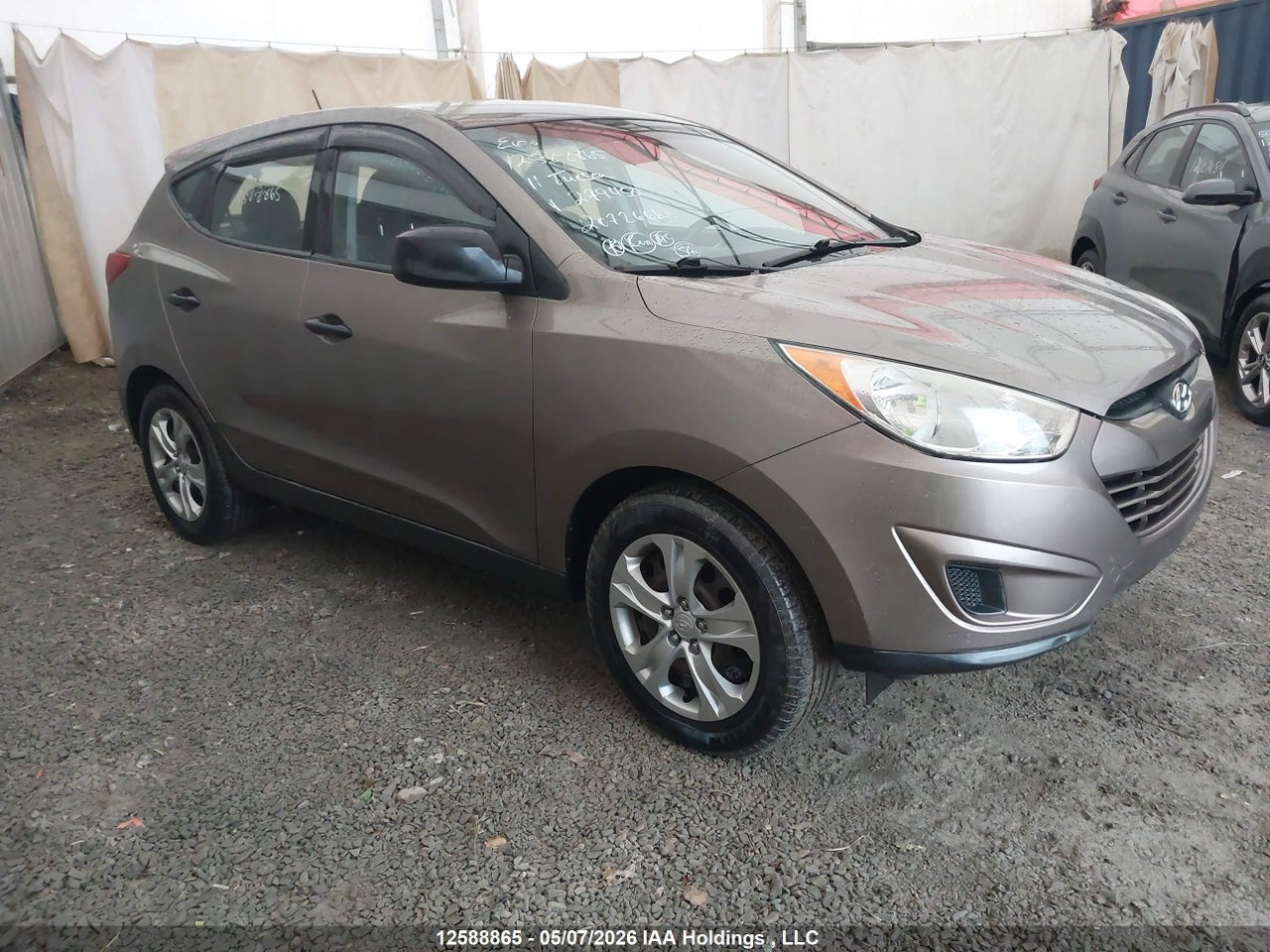 KM8JT3AB3BU279450 · 2011 HYUNDAI TUCSON L
