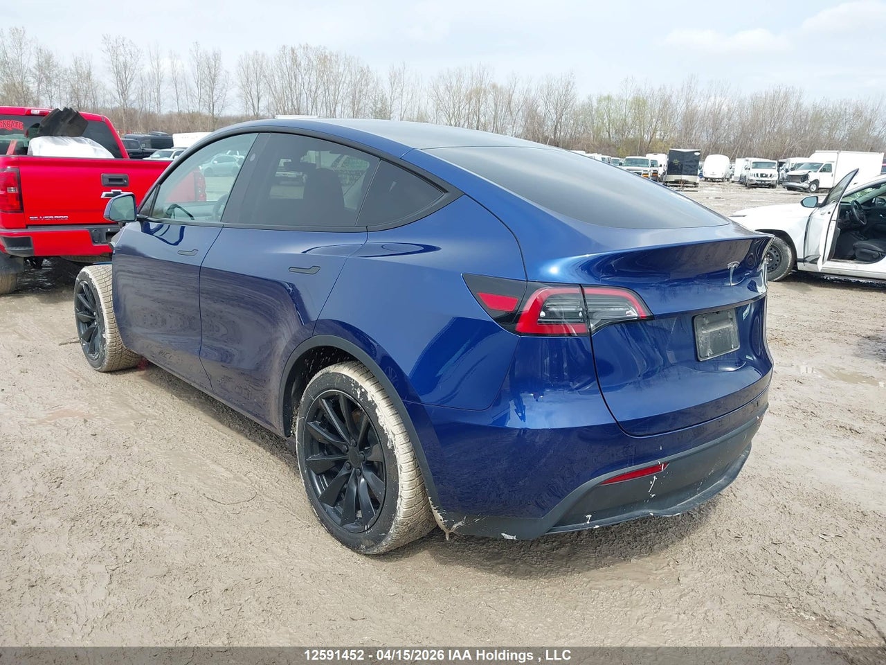 LRWYGDFD2RC672294 · 2024 TESLA MODEL Y · 3/19