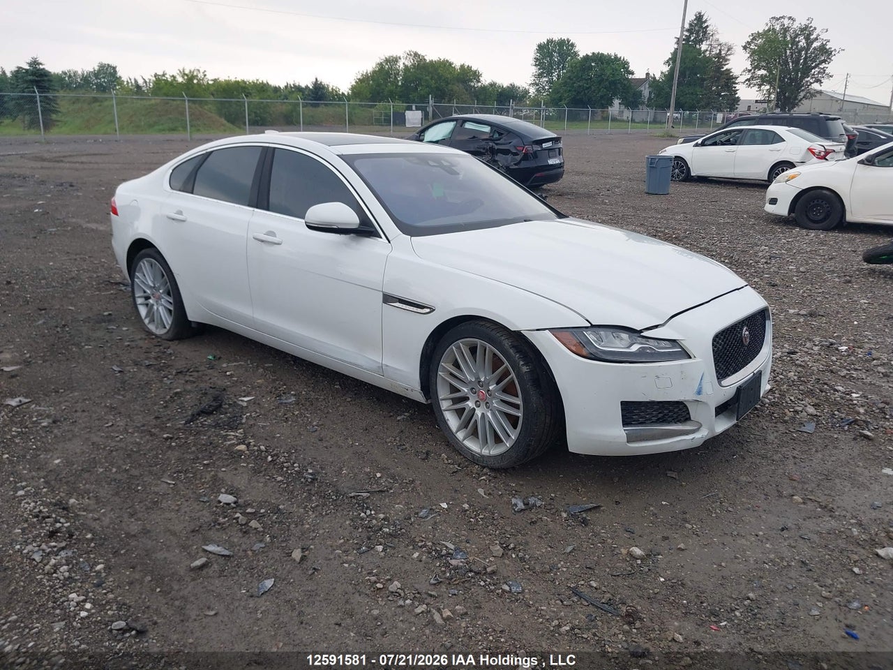 SAJBK4BV2HCY34978 · 2017 JAGUAR XF 35T PRESTIGE