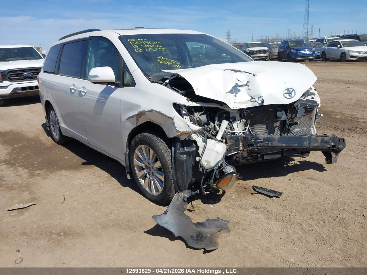 5TDDK3DC2FS096950 · 2015 TOYOTA SIENNA XLE 7 PASSENGER
