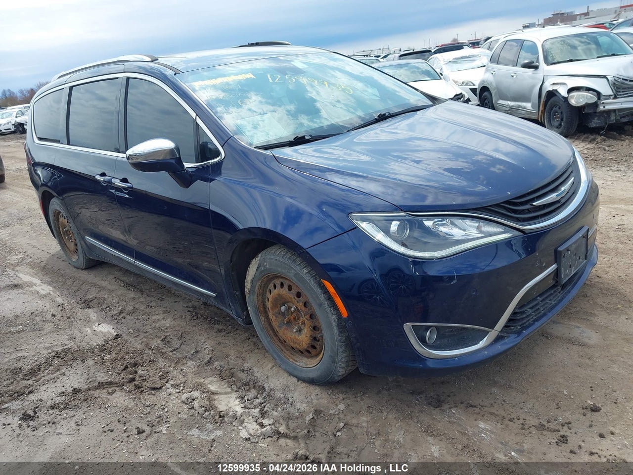 2C4RC1N78JR115964 · 2018 CHRYSLER PACIFICA HYBRID LIMITED