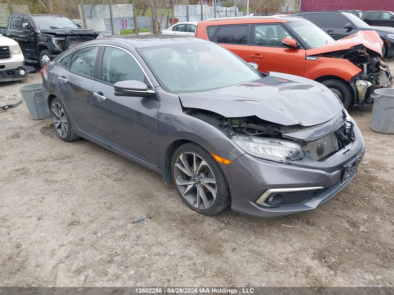 2HGFC1F98KH104779 · 2019 HONDA Civic touring