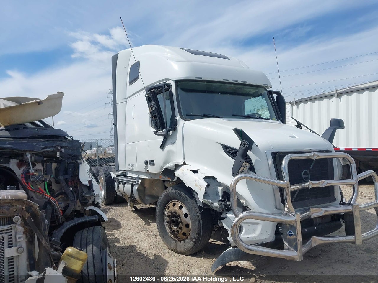 4V4WC9EH0TN708474 · 2026 VOLVO VNR