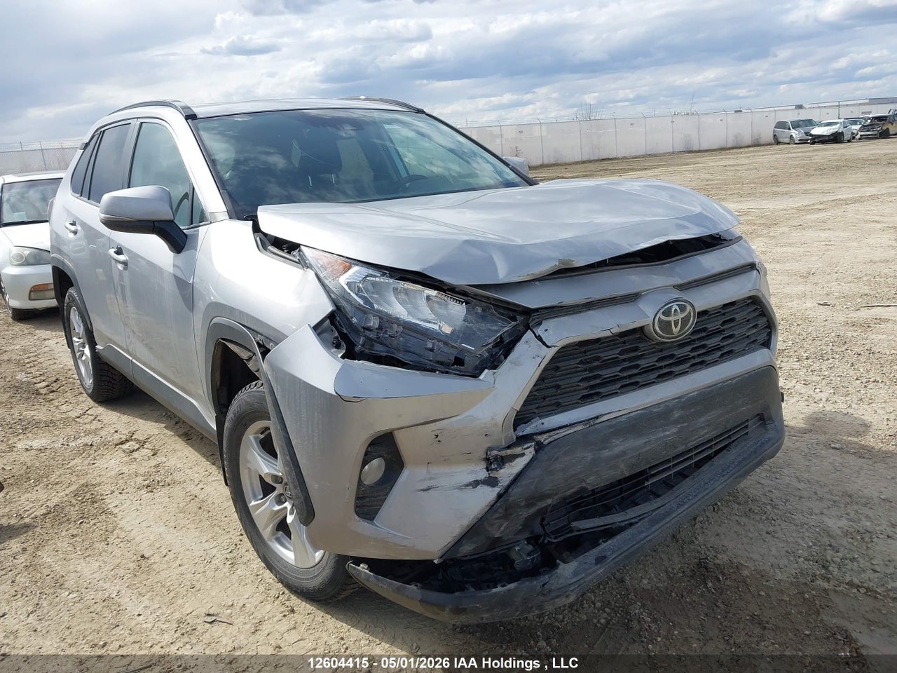 2T3R1RFV2LW111340 · 2020 TOYOTA RAV4 XLE/XLE PREMIUM