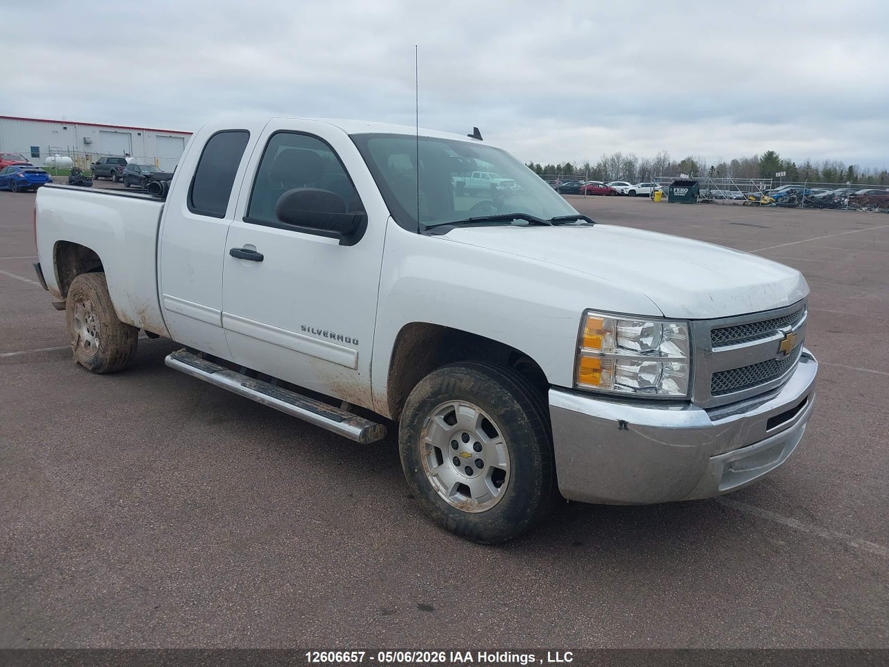 1GCRCSE02DZ****** · 2013 CHEVROLET SILVERADO 1500 LT