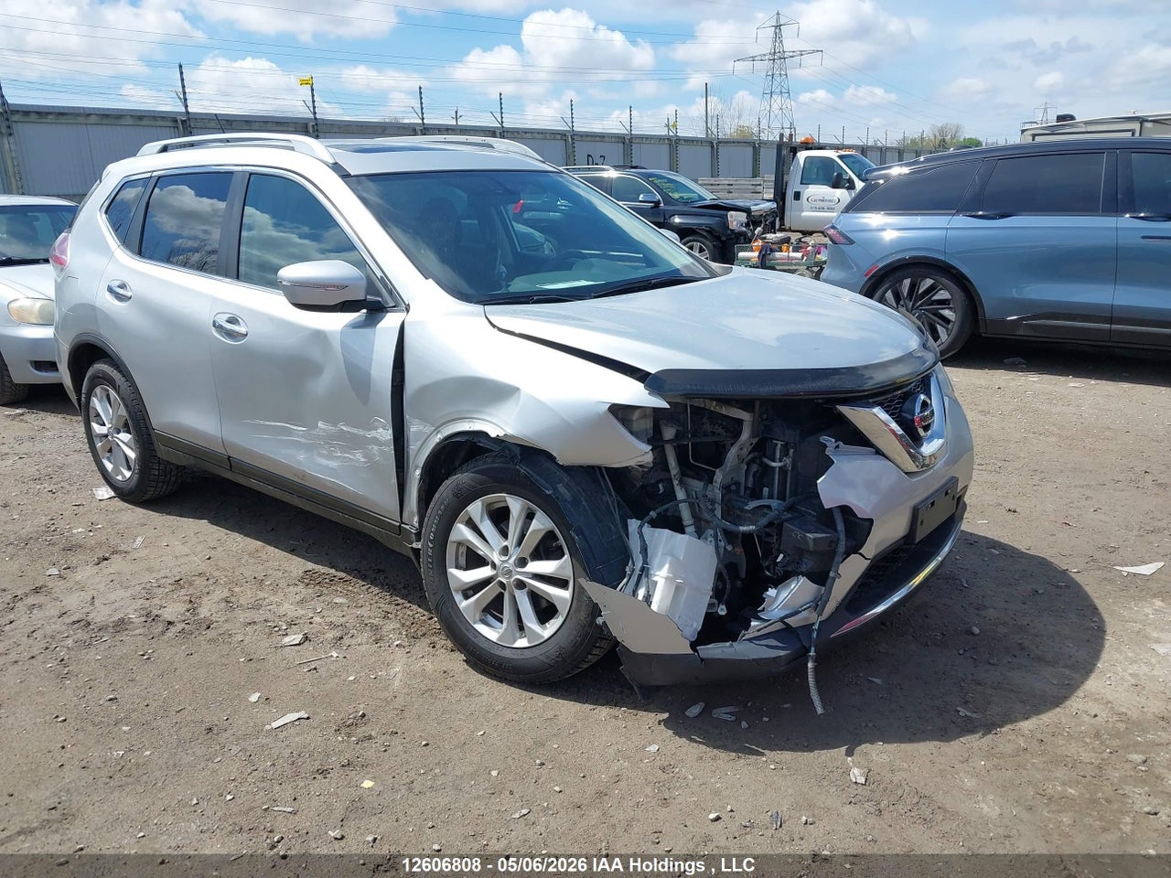 5N1AT2MV8FC813845 · 2015 NISSAN ROGUE S/SL/SV