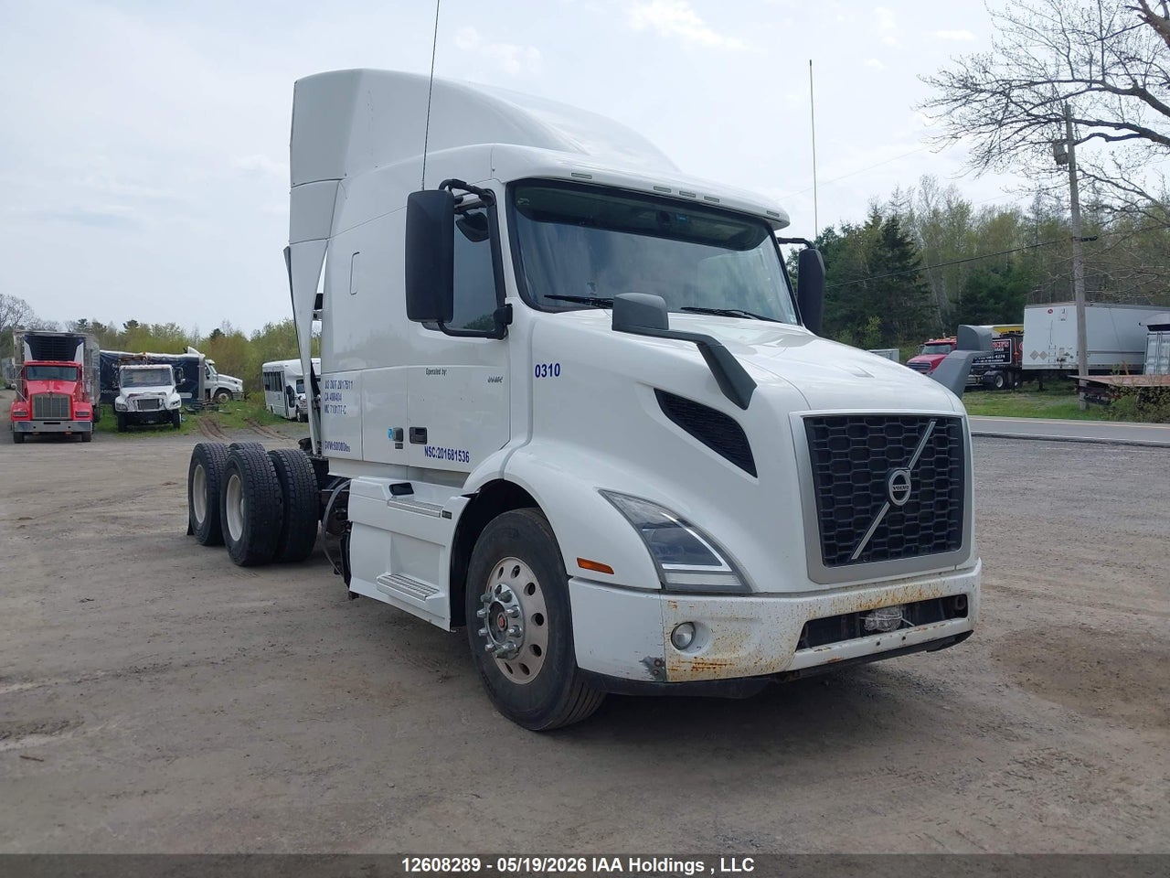 4V4WC9EH5KN903307 · 2019 VOLVO VNR