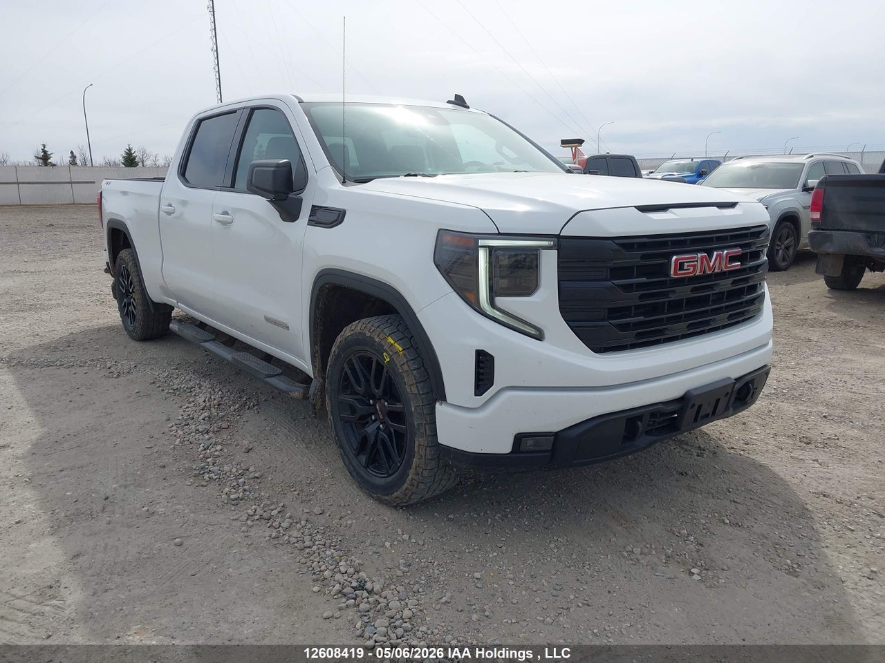 3GTPUCEK2NG678119 · 2022 GMC SIERRA K1500 ELEVATION