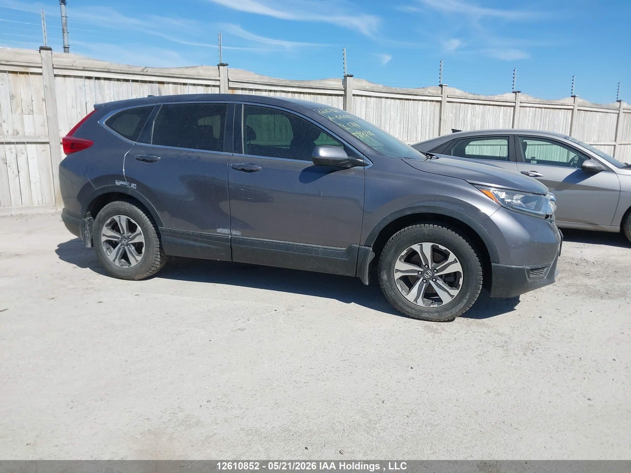2HKRW1H33JH000122 · 2018 HONDA CR-V LX