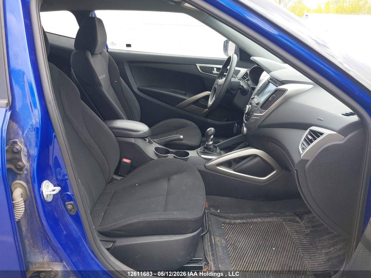 KMHTC6ADXDU090325 · 2013 HYUNDAI VELOSTER · 5/21