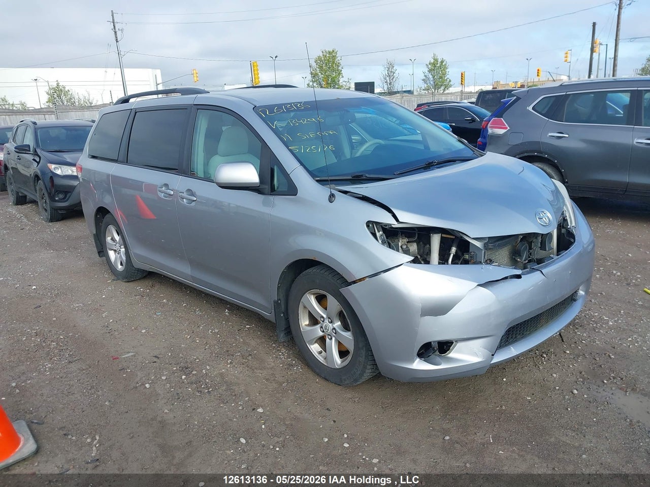 5TDKK3DC1BS134296 · 2011 TOYOTA SIENNA LE V6