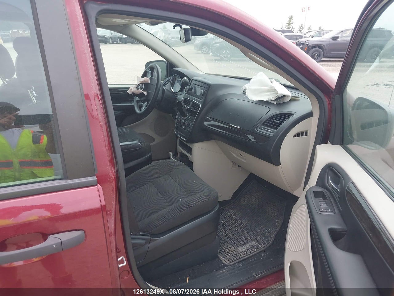 2C4RDGBG9LR247087 · 2020 DODGE GRAND CARAVAN SE · 5/24