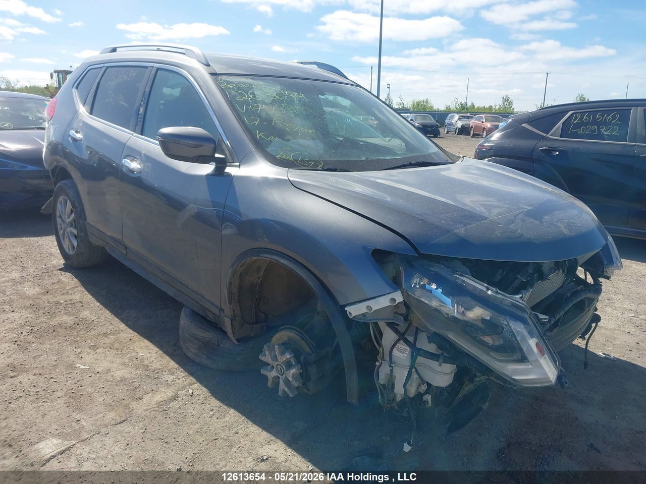5N1AT2MV4HC750911 · 2017 NISSAN ROGUE S/SL PLATINUM/SV