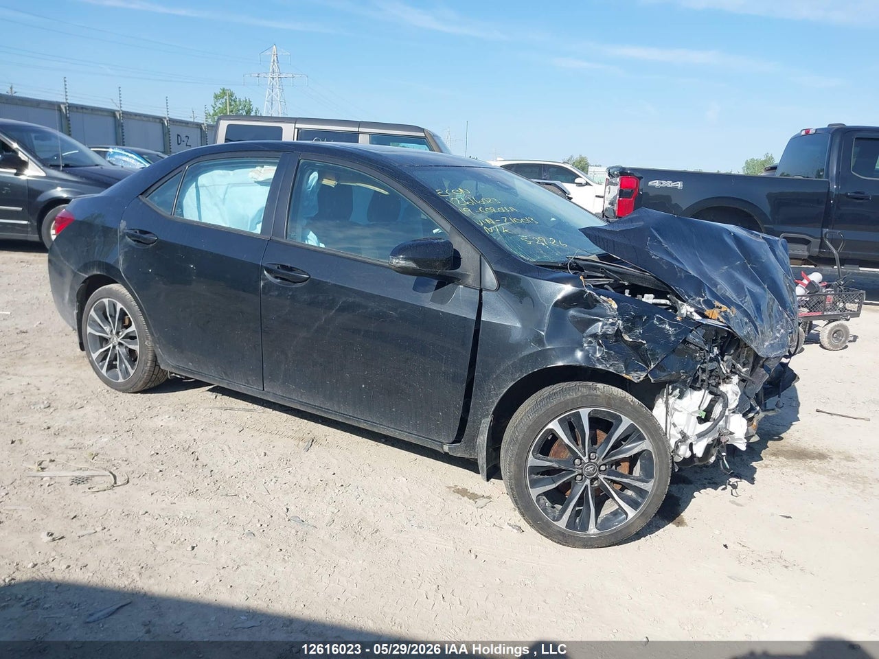 2T1BURHE2KC210013 · 2019 TOYOTA COROLLA SE