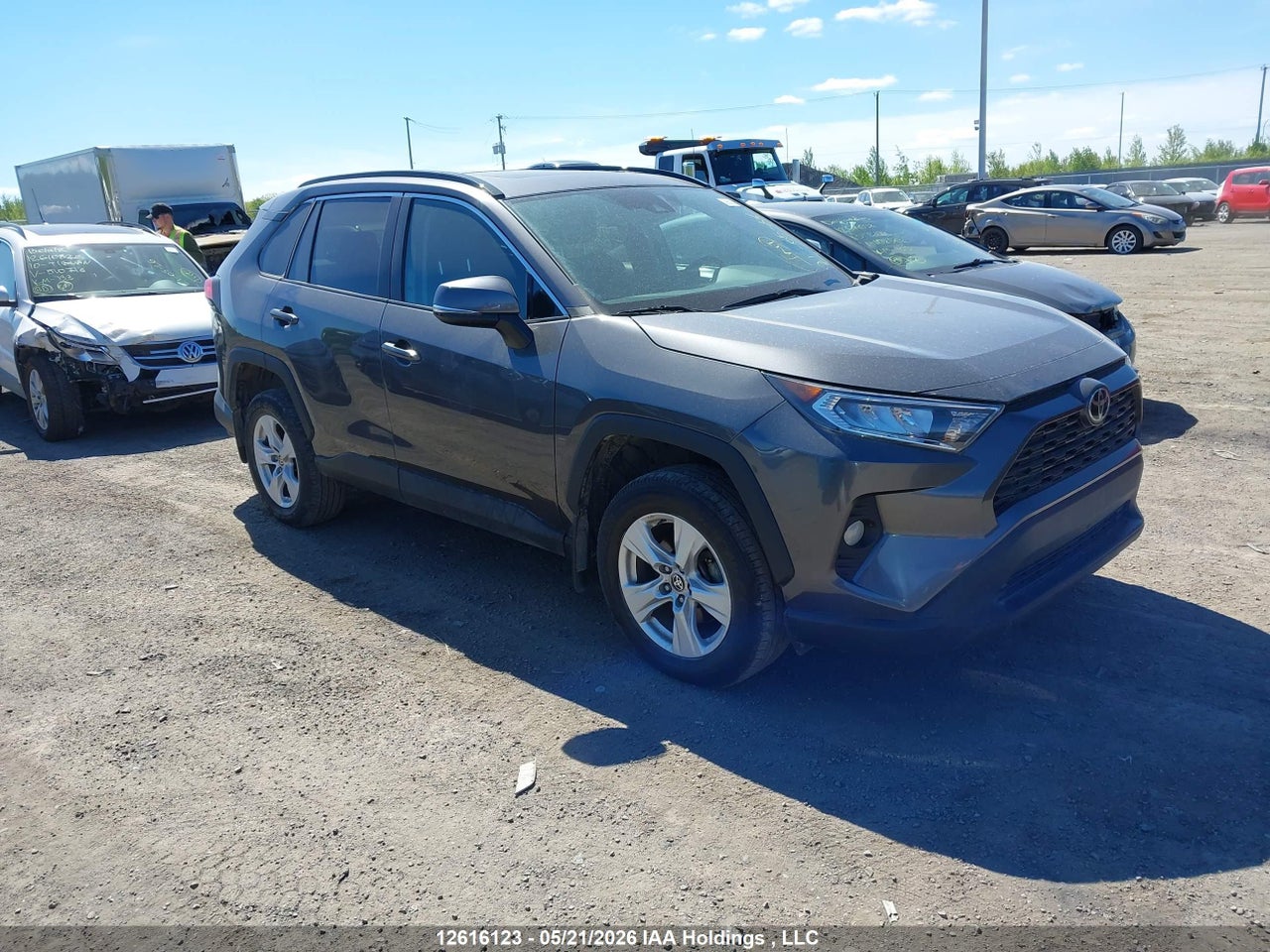 2T3R1RFV4MC232146 · 2021 TOYOTA RAV4 XLE/XLE PREMIUM