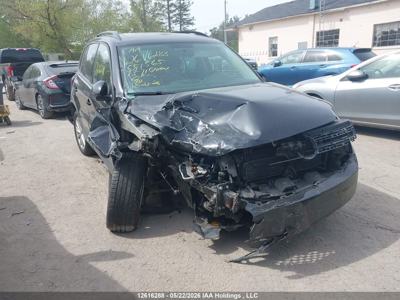 WVGJV7AX8FW581565 · 2015 VOLKSWAGEN TIGUAN S/SE/SEL/R-LINE