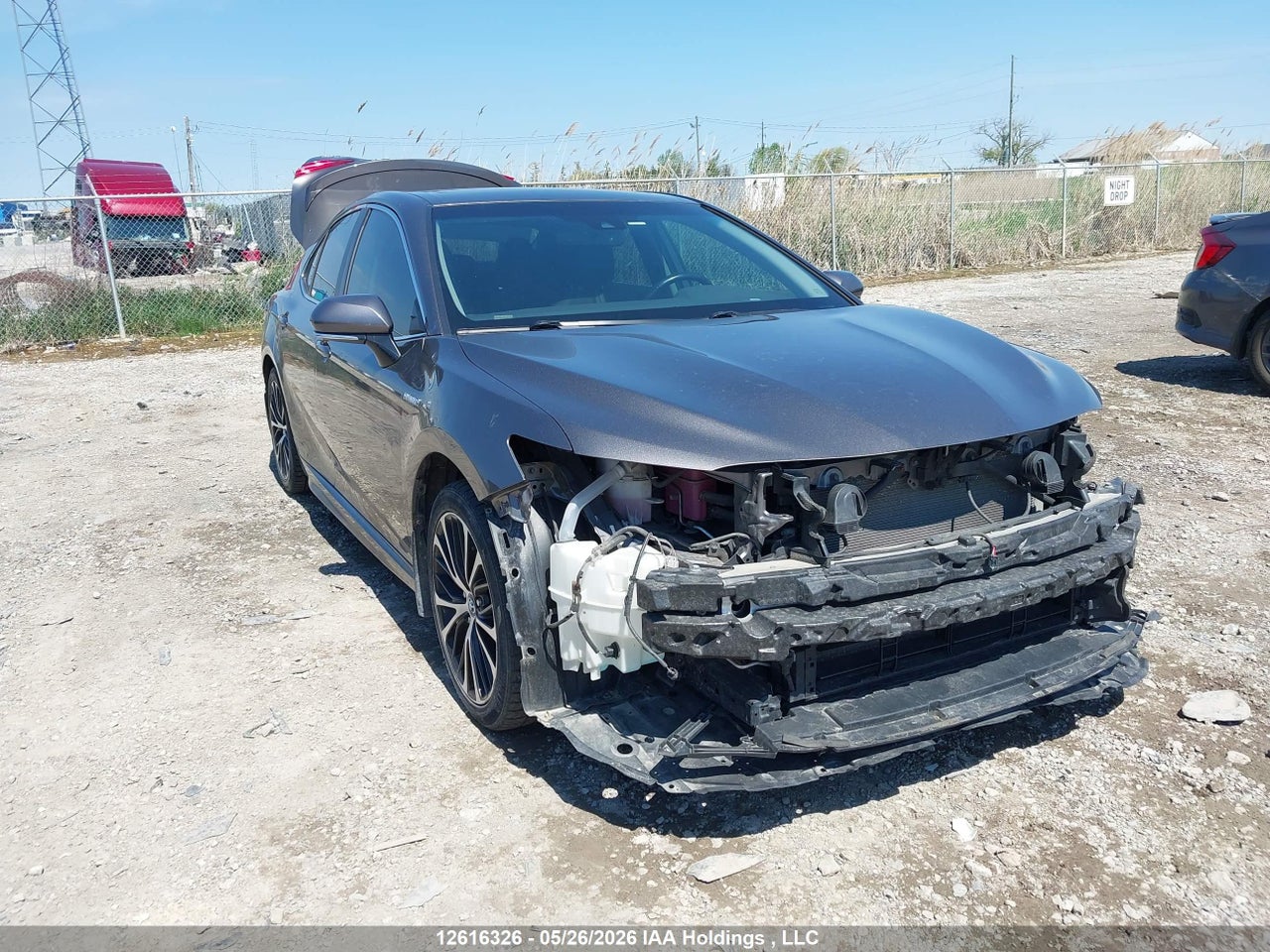 4T1B21HK9JU007355 · 2018 TOYOTA CAMRY HYBRID SE