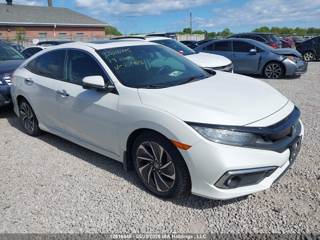 2HGFC1F93KH101403 · 2019 HONDA Civic touring
