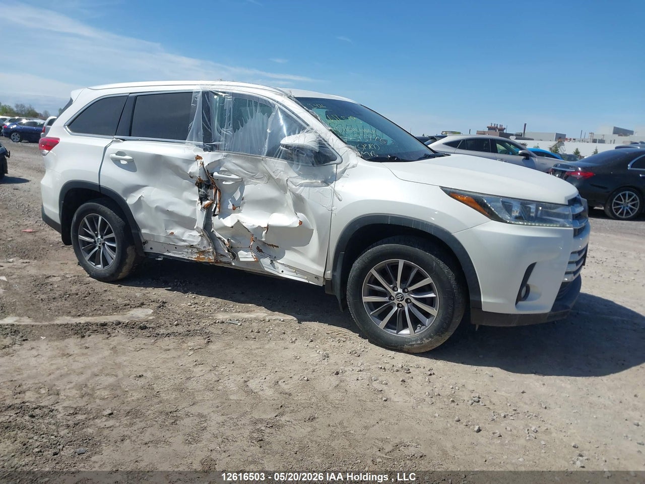 5TDJZRFH4KS593776 · 2019 TOYOTA highlander xle