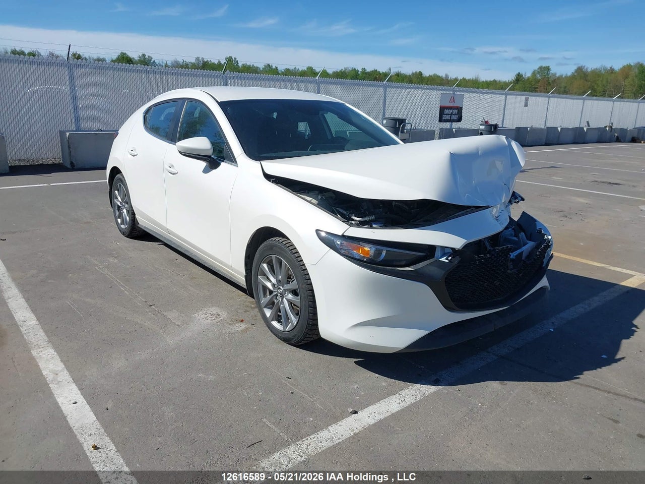 JM1BPAKM7R1708943 · 2024 MAZDA MAZDA3 SPORT GX
