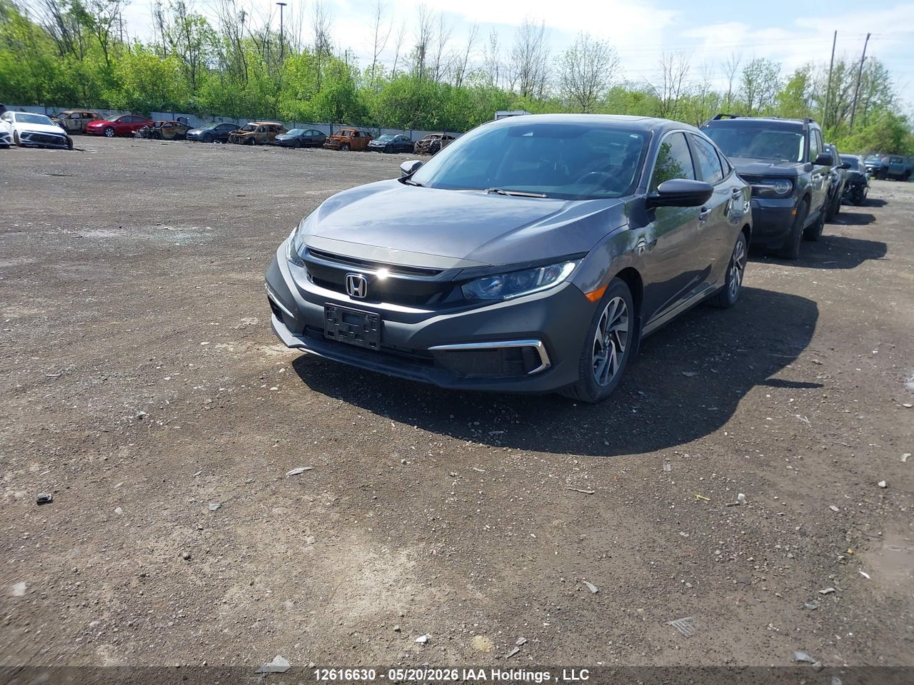 2HGFC2F75KH031343 · 2019 HONDA CIVIC EX · 2/18