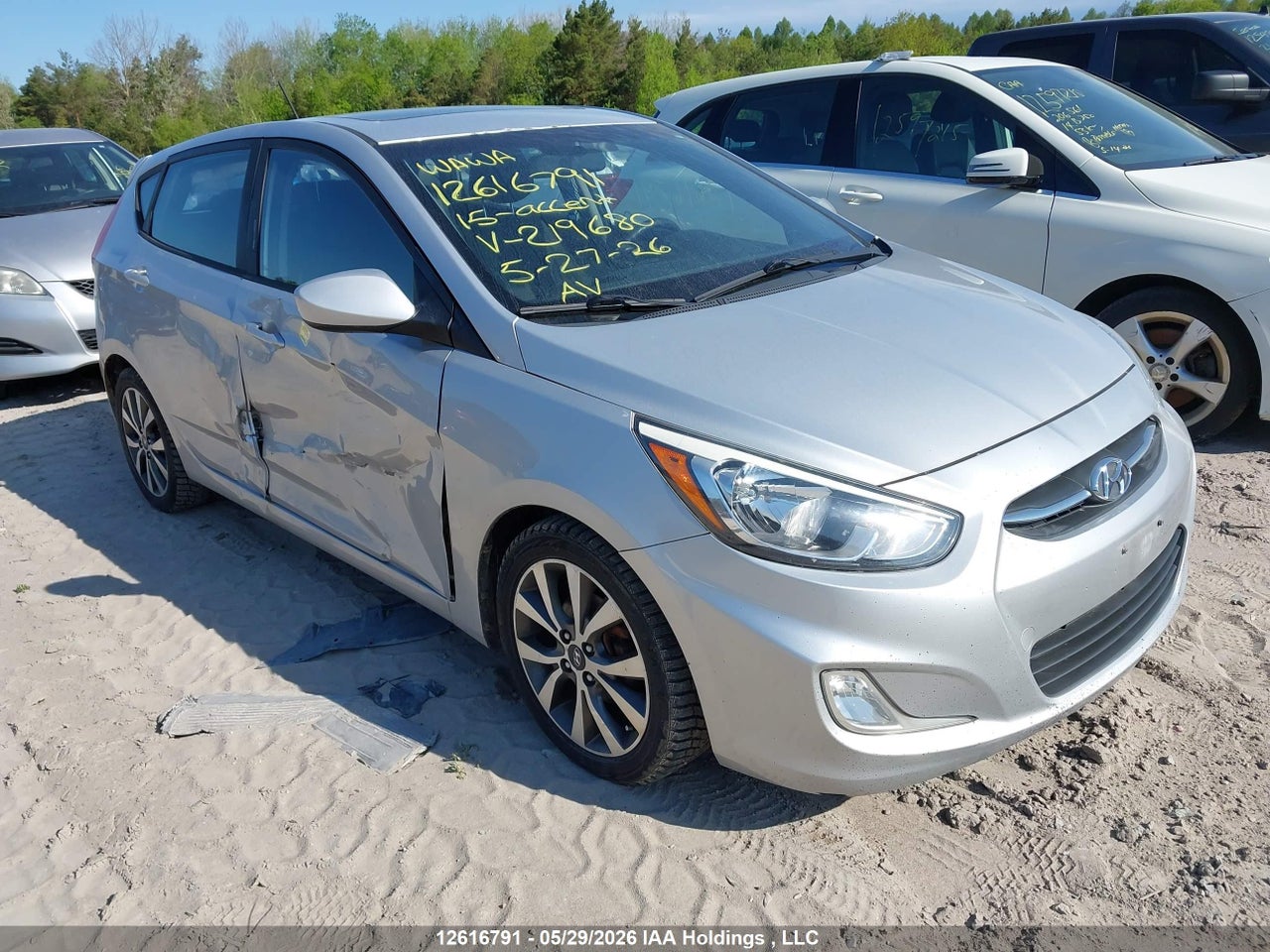 KMHCT5AE0FU219680 · 2015 HYUNDAI ACCENT SE