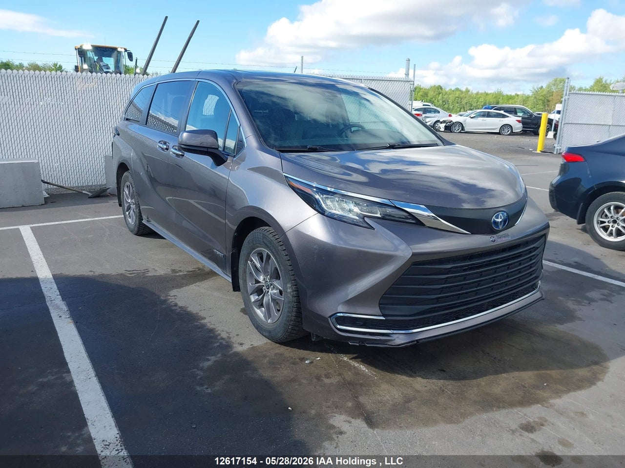 5TDGRKEC7MS042705 · 2021 TOYOTA SIENNA XLE 8-PASSENGER