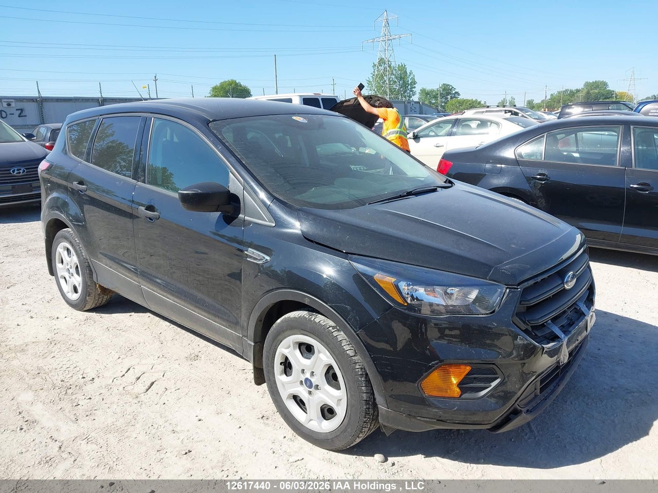 1FMCU0F74JUC42446 · 2018 FORD ESCAPE S