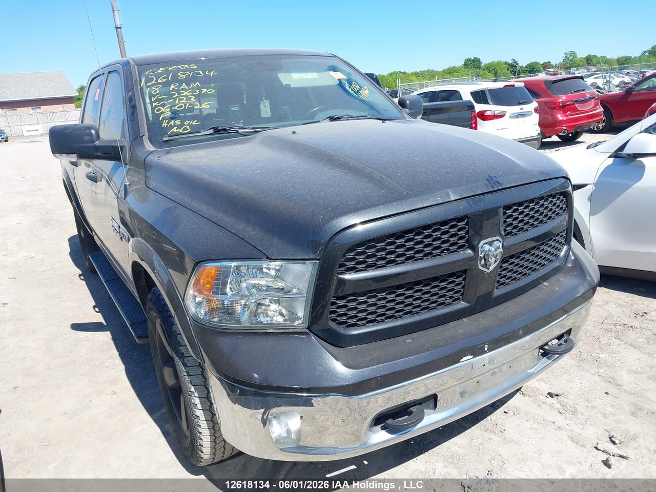 1C6RR7LM2JS287228 · 2018 RAM 1500 SLT