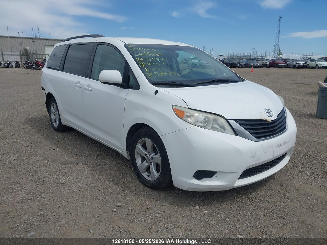 5TDKK3DC2ES495606 · 2014 TOYOTA SIENNA LE