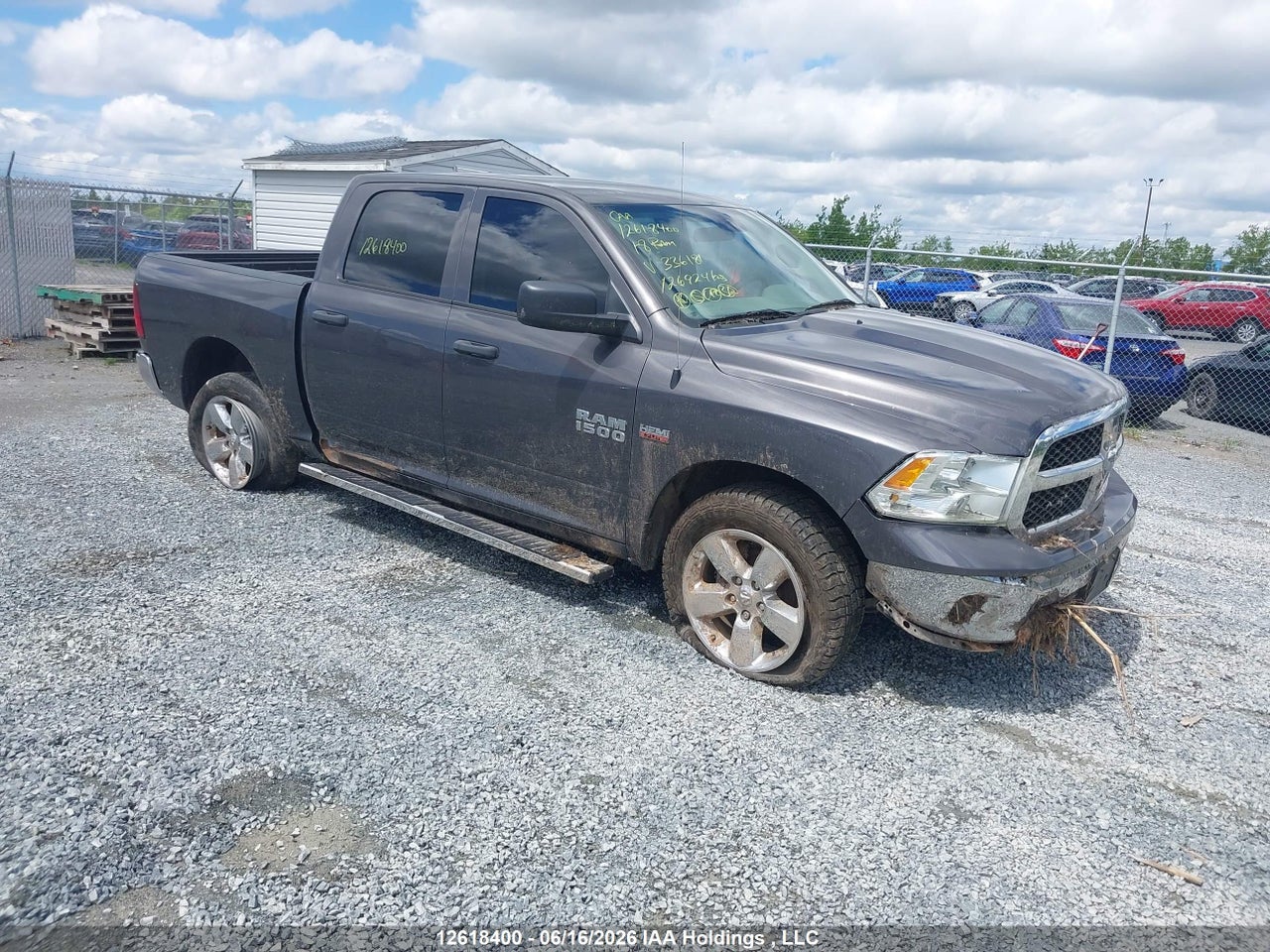 1C6RR7KT6JS336181 · 2018 RAM 1500 ST