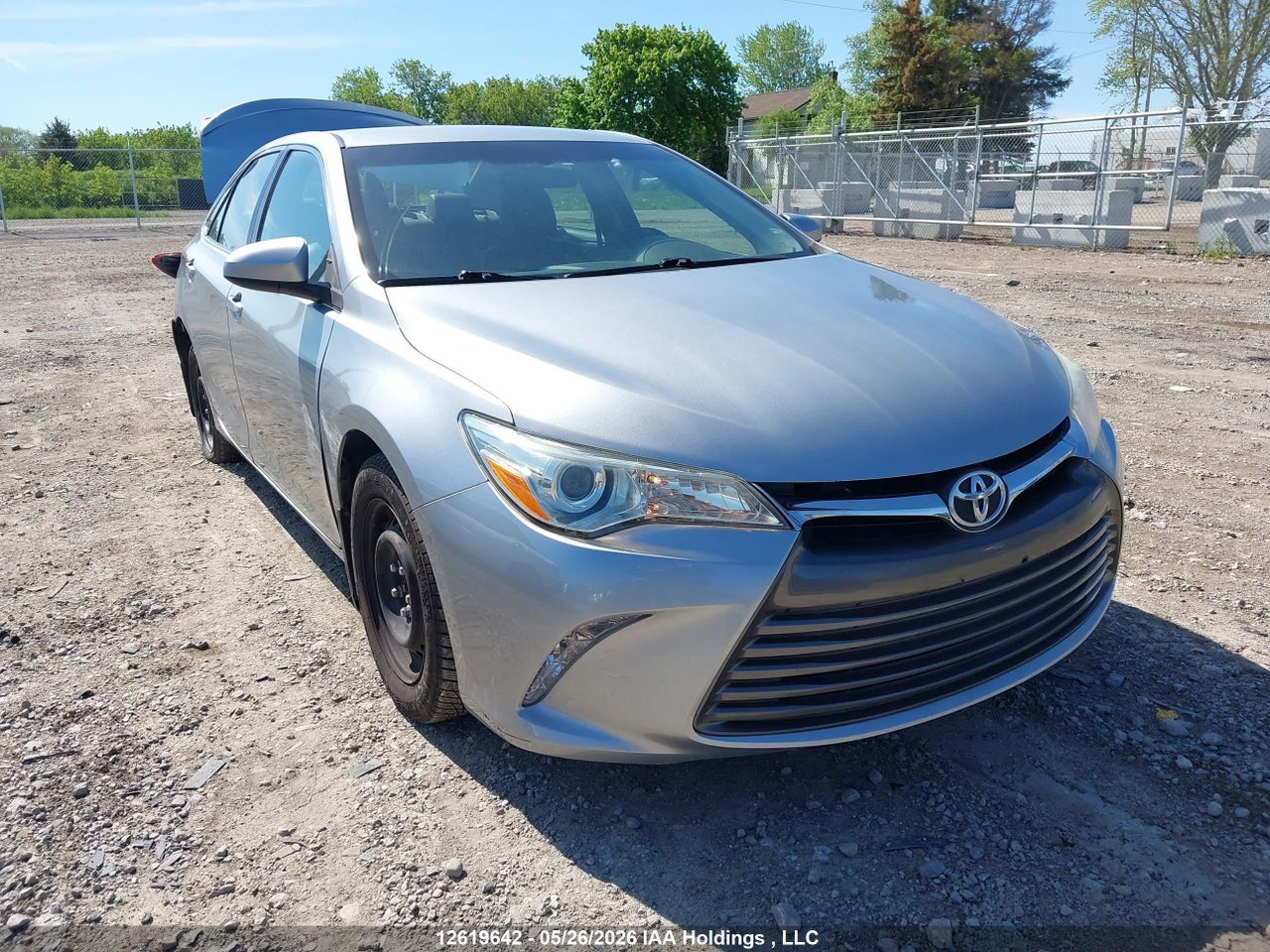 4T1BF1FK5HU327936 · 2017 TOYOTA CAMRY LE/XLE/SE/XSE