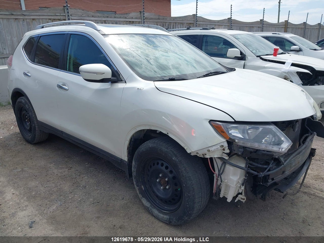 5N1AT2MT1FC791928 · 2015 NISSAN ROGUE S/SV