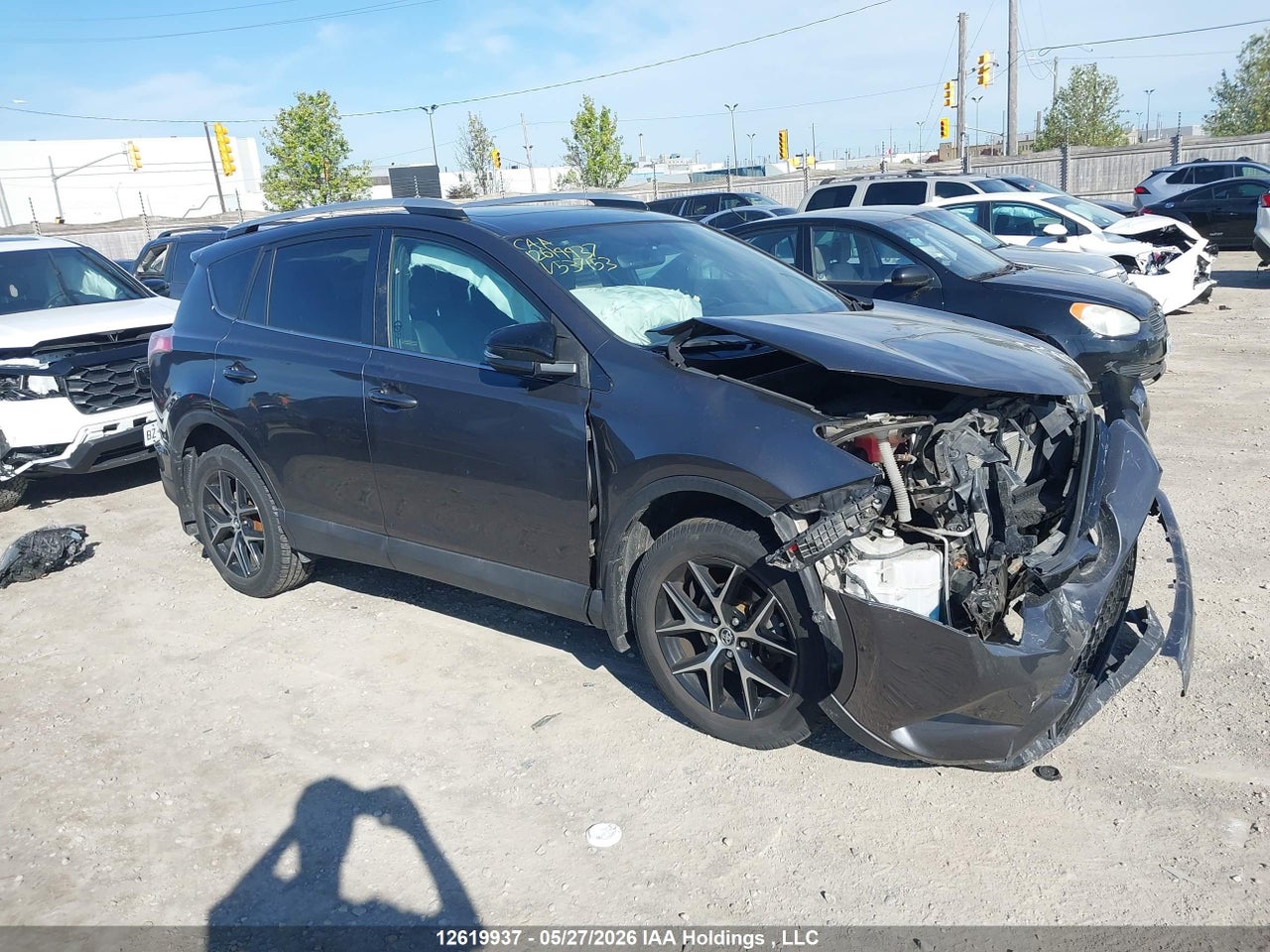 2T3JFREVXGW537153 · 2016 TOYOTA RAV4 SE