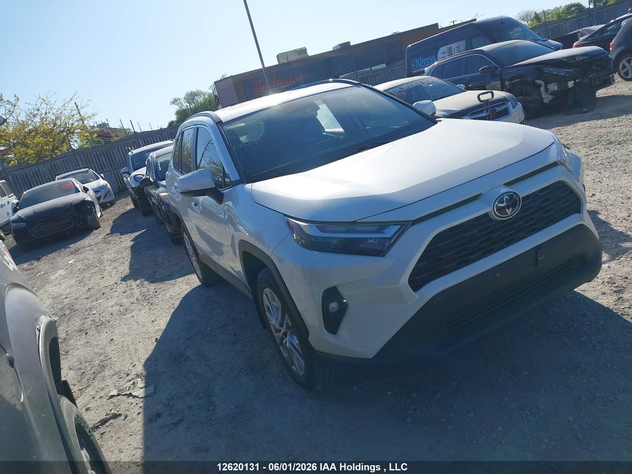 2T3R1RFV6NW276097 · 2022 TOYOTA RAV4 XLE
