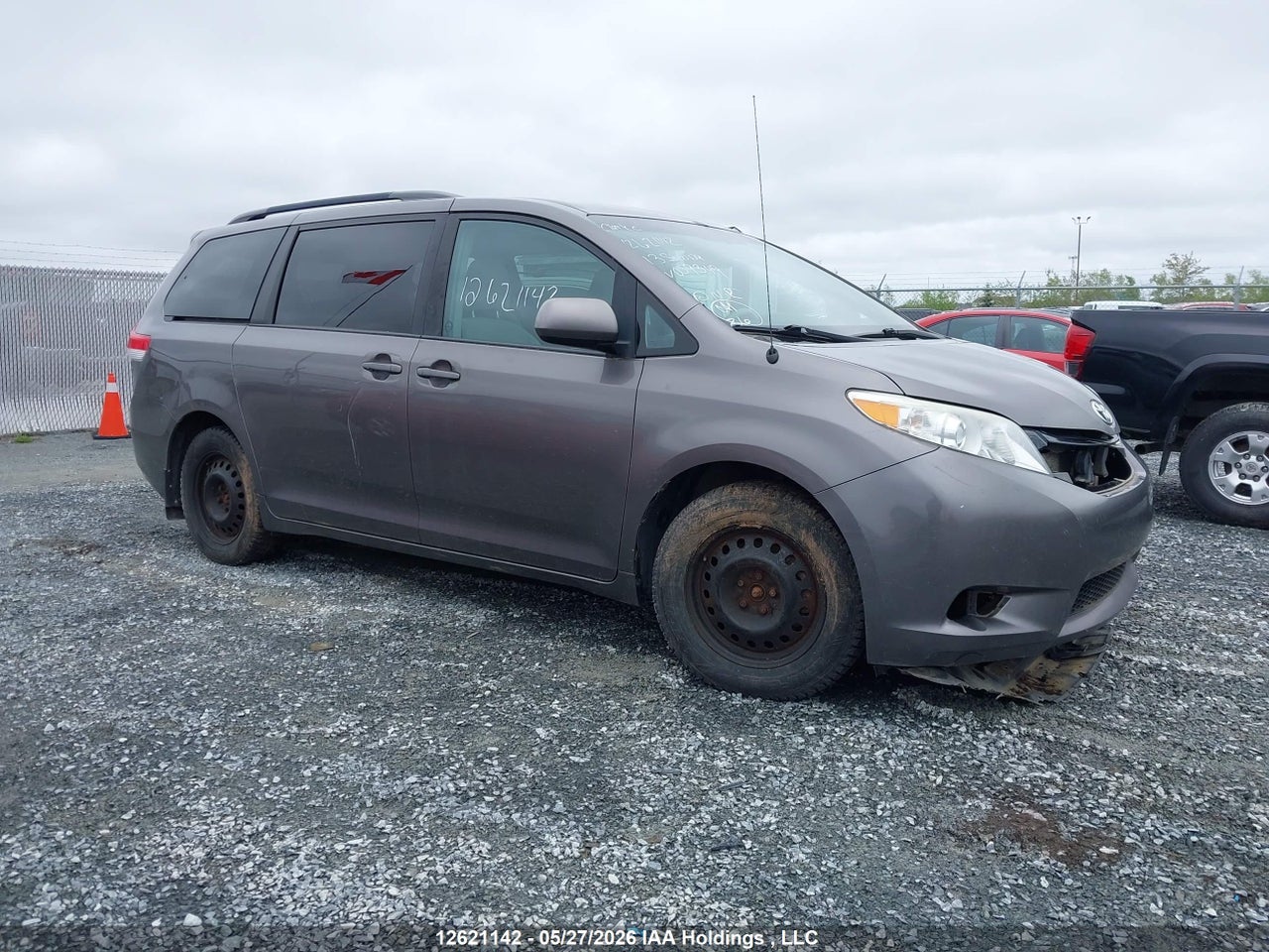 5TDJK3DC6DS059349 · 2013 TOYOTA SIENNA LE