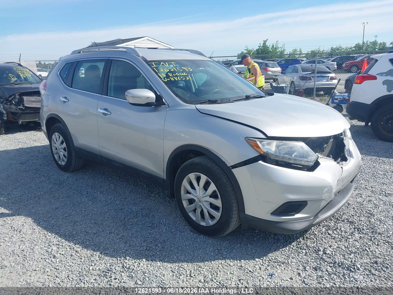 5N1AT2MV9FC886531 · 2015 NISSAN ROGUE S/SL/SV