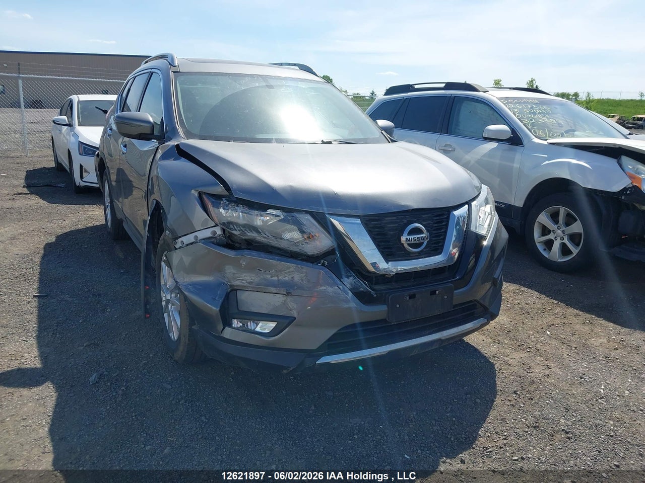 5N1AT2MVXHC819679 · 2017 NISSAN ROGUE S/SL PLATINUM/SV