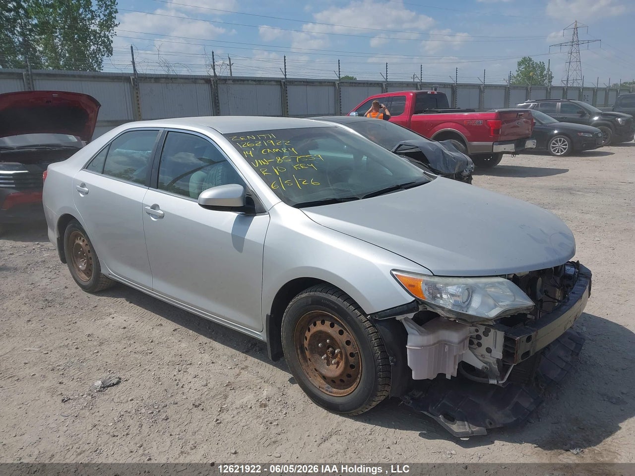 4T1BF1FK5EU857559 · 2014 TOYOTA CAMRY LE