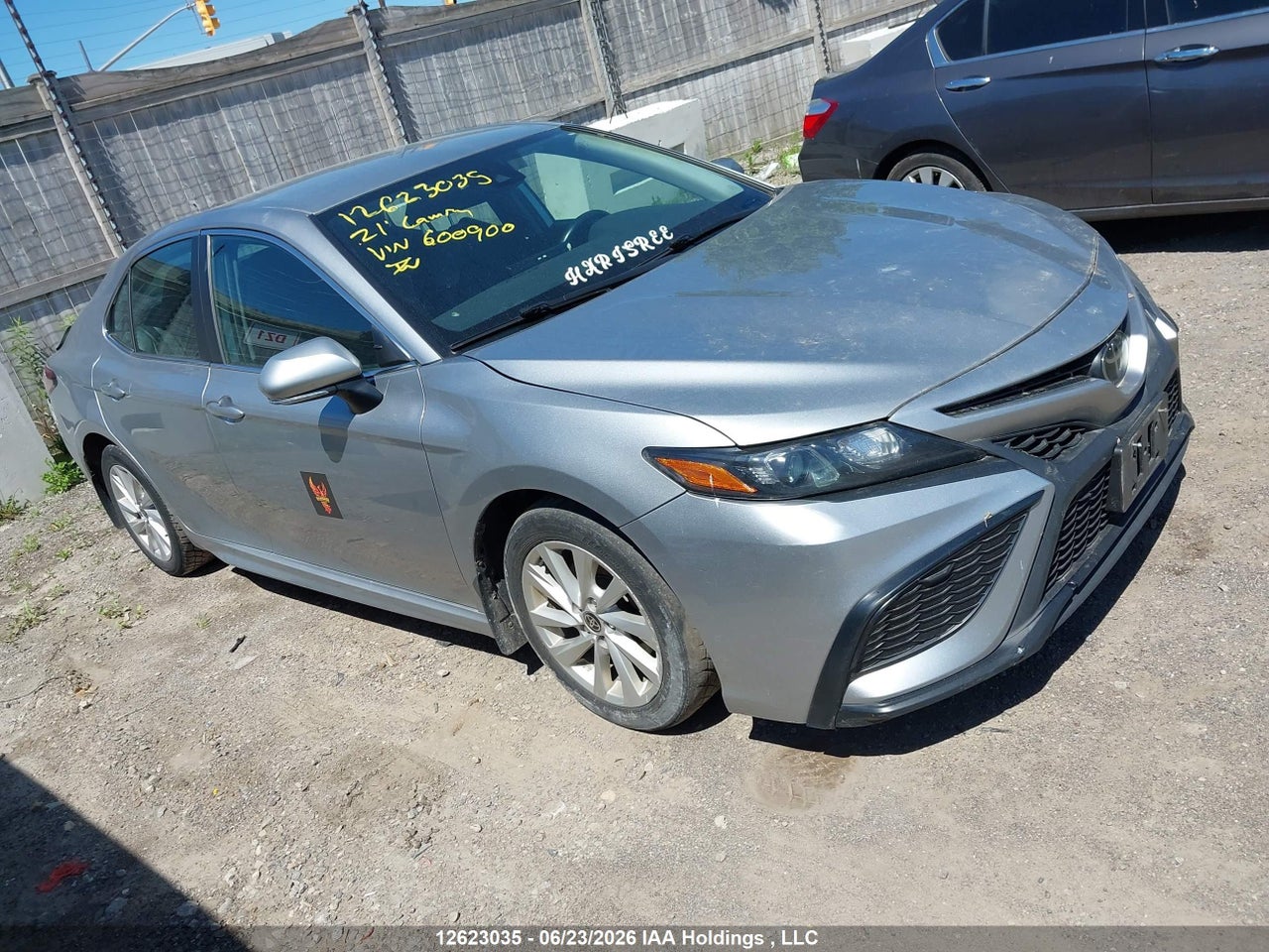 4T1G11AK5MU600900 · 2021 TOYOTA CAMRY SE