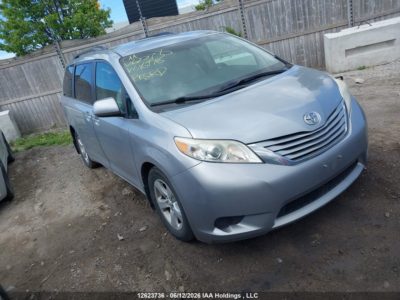 5TDKK3DC7FS616776 · 2015 TOYOTA SIENNA LE