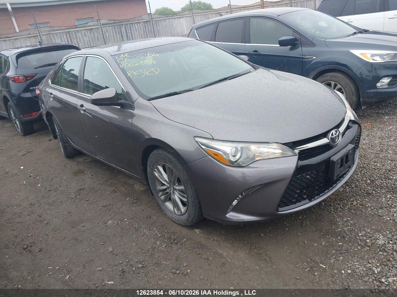 4T1BF1FK7GU562594 · 2016 TOYOTA CAMRY LE/XLE/SE/XSE