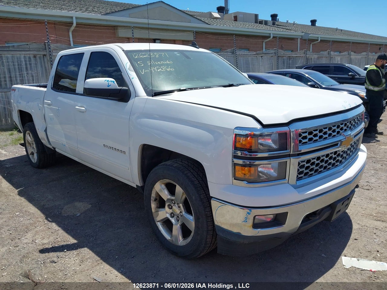 3GCUKREC2FG442866 · 2015 CHEVROLET SILVERADO 1500 1LT/2LT