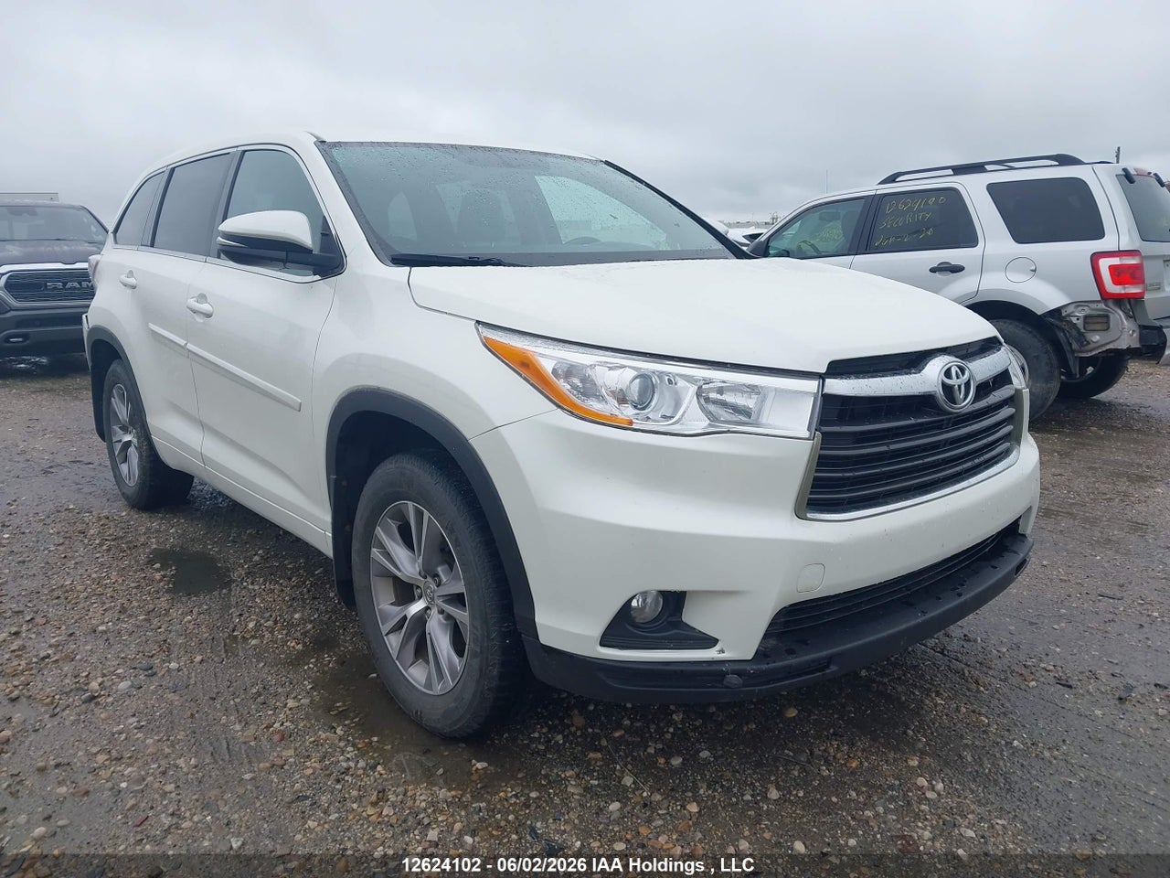 5TDBKRFH6ES****** · 2014 TOYOTA HIGHLANDER LE