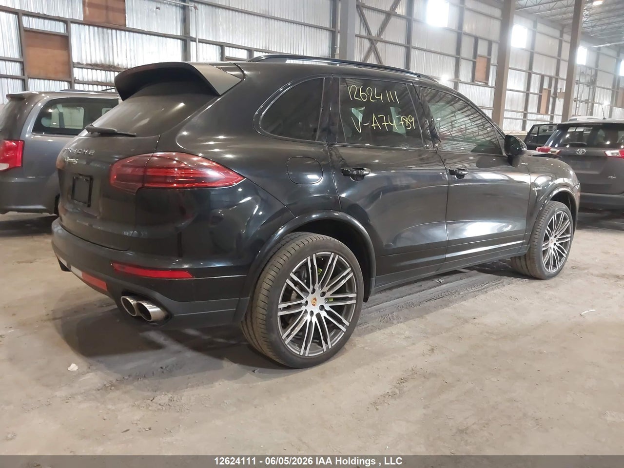 WP1AE2A26HLA74789 · 2017 PORSCHE CAYENNE · 4/22