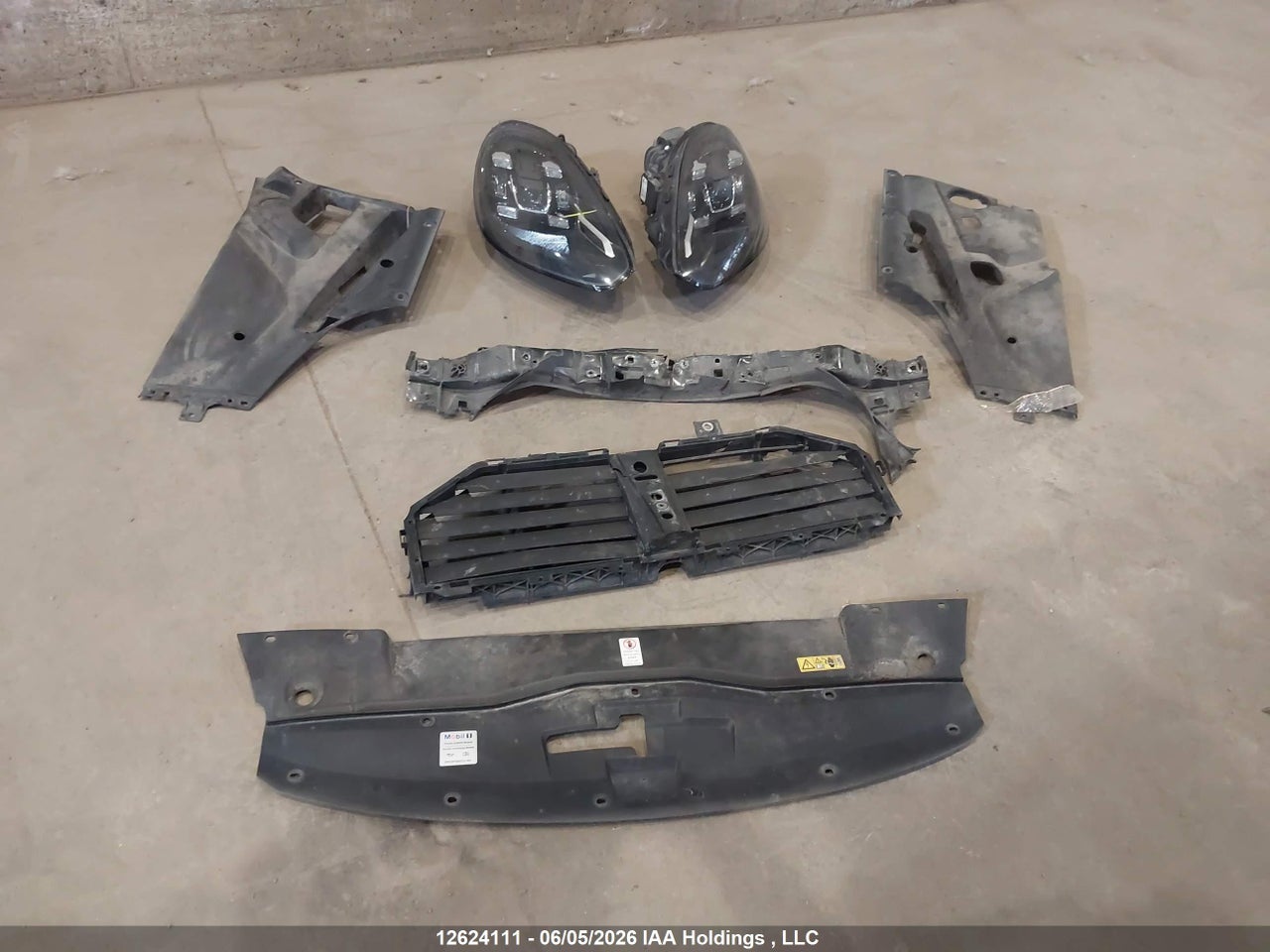 WP1AE2A26HLA74789 · 2017 PORSCHE CAYENNE · 12/22